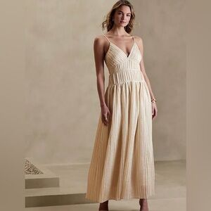 BANANA‎ REPUBLIC JACQUI PLEATED 
MAXI DRESS Size Small